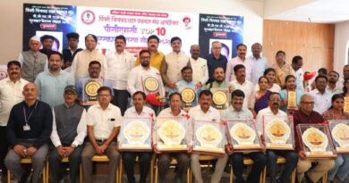 पत्रकारिता संपली तर समाज संपेल – ज्येष्ठ राजकीय विश्लेषक हेमंत देसाई