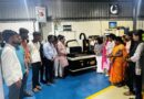 भोसरी एमआयडीसीमध्ये राष्ट्रीय लघुउद्योग दिन उत्साहात संपन्न; महिलांना लेझर कटिंग मशीनचे प्रात्यक्षिक