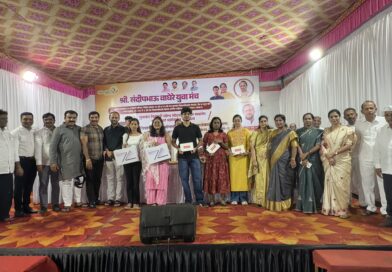 प्रभाग २१ मधील गुणवंतांचा भव्य सत्कार; २२०० विद्यार्थ्यांना शालेय साहित्याचे वाटप – नगरसेवक संदीप वाघेरे यांचा स्तुत्य उपक्रम