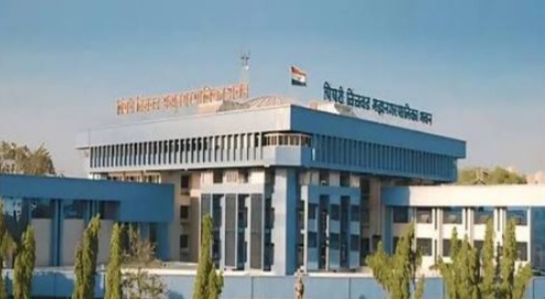 मोशी कचरा डेपो दुर्घटना :७ मृत कर्मचाऱ्यांच्या वारसांच्या खात्यात आर्थिक मदतीची रक्कम जमा 