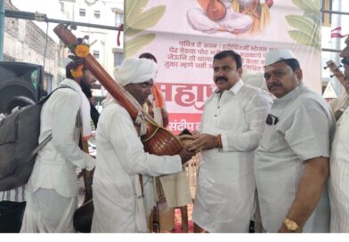 पिंपरीत भक्तिरसाचा जल्लोष! संत तुकाराम महाराजांच्या पालखीचे उत्साहात स्वागत छत्रपती श्री शिवाजी महाराज पुतळा चौकात पुष्पवृष्टीने पालखीचे स्वागत