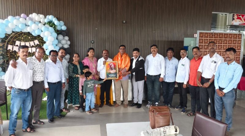 शिवप्रेमी, थेरगावचे सुपुत्र संभाजी बारणे यांचा पिंपरी-चिंचवड शहर पत्रकार संघाच्या वतीने सन्मान