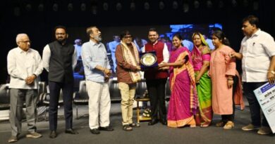 अशोक सराफ यांनी मराठी सिनेमाला वेगळी उंची दिली – मुख्यमंत्री देवेंद्र फडणवीस