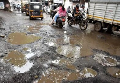 पिंपरीत विसर्जन मिरवणुकीला खड्ड्यांचे विघ्न; शहरात २५२ खड्डे बुजविणे बाकी!