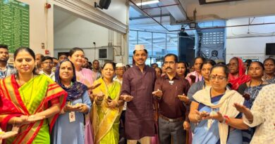 महापौरांच्या पुढाकारातून ‘सेवा संकल्पा’चा दिवा; स्वच्छता कर्मचाऱ्यांच्या साक्षीने जनसेवेचा संकल्प