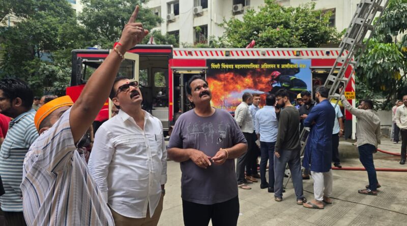 पिंपळे सौदागर येथील गणेशम-२ सोसायटीतील आगीच्या घटनेची नाना काटे यांनी घेतली तातडीने दखल