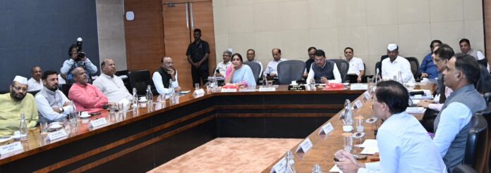 सुट्टे खाद्यतेल व्यावसायिकांना कायद्यानुरूप बदलांसाठी एक वर्षाची मुदत — मुख्यमंत्री देवेंद्र फडणवीस