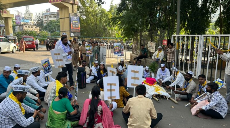 अवैध वृक्षतोडीच्या निषेधार्थ ‘वृक्ष अंत्ययात्रा’ 