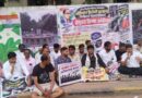 संविधान प्रस्ताविका पाडल्याप्रकरणी काँग्रेसच्या बेमुदत आंदोलनाचा तिसरा दिवस; आंदोलन स्थळी माथेफिरूंचा वावर