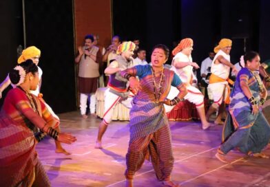 ‘मंगलगाणी – दंगलगाणी’ ने मराठी संस्कृतीला स्पर्श करीत रसिकांची जिंकली मने!