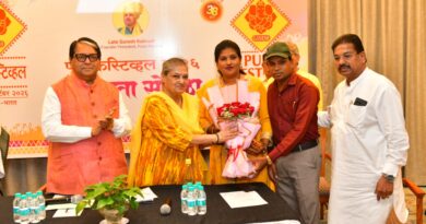पुणे फेस्टिवल वतीने पत्रकार शबनम सय्यद यांचा सन्मान