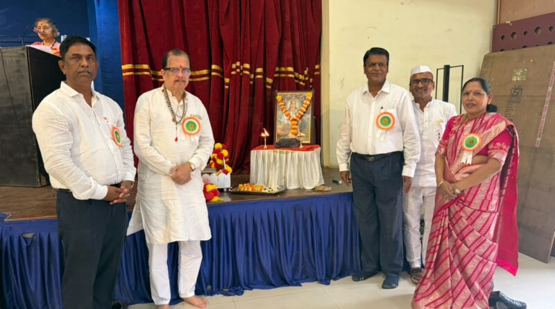 ज्येष्ठांच्या साहित्यिक कलाविष्काराने रंगले साहित्य संमेलन; ग्रंथदिंडी, परिसंवाद, कवी कट्टा अन् सांस्कृतिक कार्यक्रमांनी निगडी दुमदुमली
