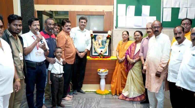 पिंपरी-चिंचवड महानगरपालिकेच्या वतीने महर्षि वाल्मिकी जयंतीनिमित्त अभिवादन…. 