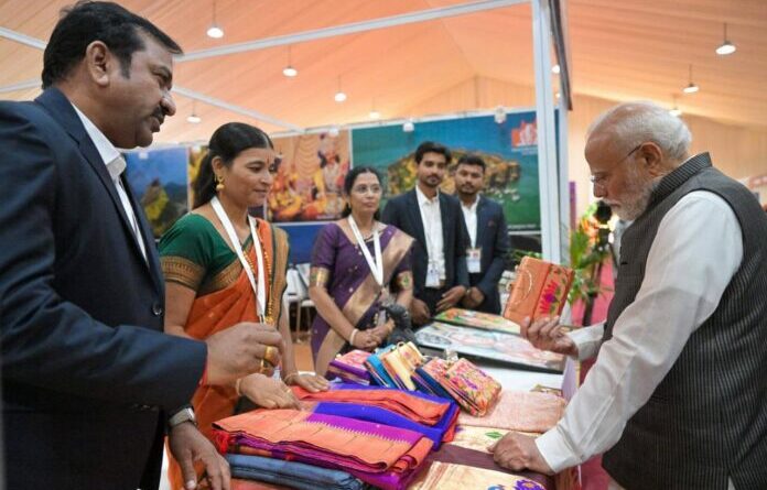 ‘भारत पर्व २०२६’ मध्ये पंतप्रधान नरेंद्र मोदी यांची महाराष्ट्र पर्यटनाच्या दालनाला भेट